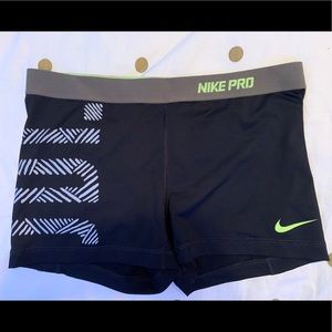 Black nike pros size XL